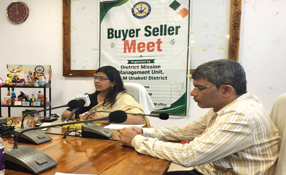 DM Unakoti Megha Jain briefs media on Buyer–Seller Meet organized by TRLM’s Unakoti DMMU.
